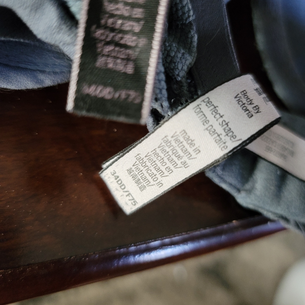 Bras - Picture 2 of 3